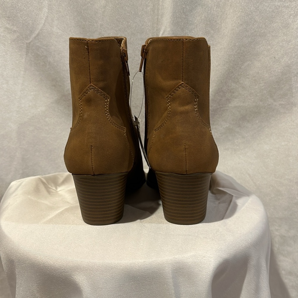 Indigo Rd. Medium Brown Booties - Picture 5 of 8